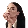 👩