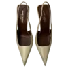 👠