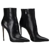 👢