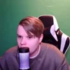 😨