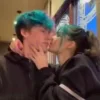 😘