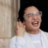 😁