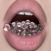 👅
