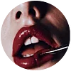 💋