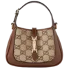 👜