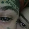 👽