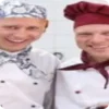 👥