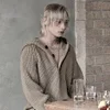 😐