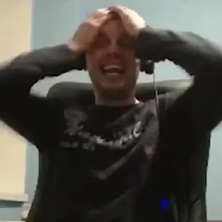 😱