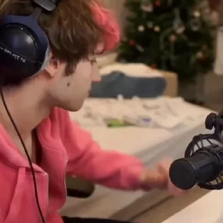 😡