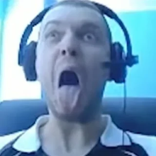 😜