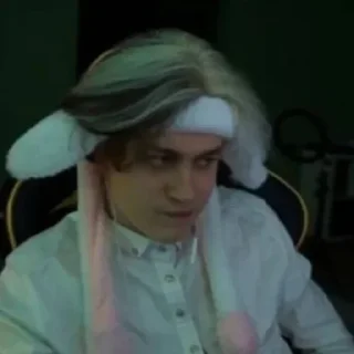 😔