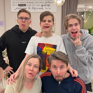 Семья Alenatuturina channel avatar