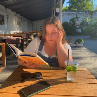 книжкова дегустаторка channel avatar