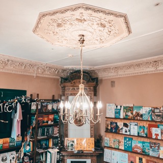 Аватар канала Книжный «Чарли»