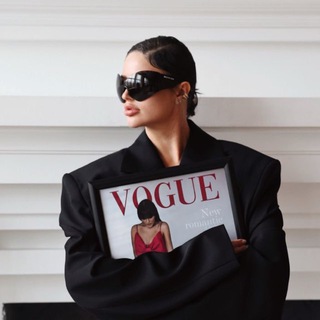 English Vogue • английский по журналам channel avatar