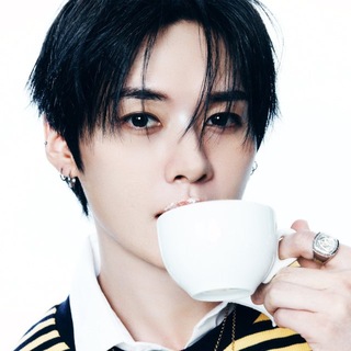 LEE KNOW | LEE MINHO | STRAY KIDS channel avatar
